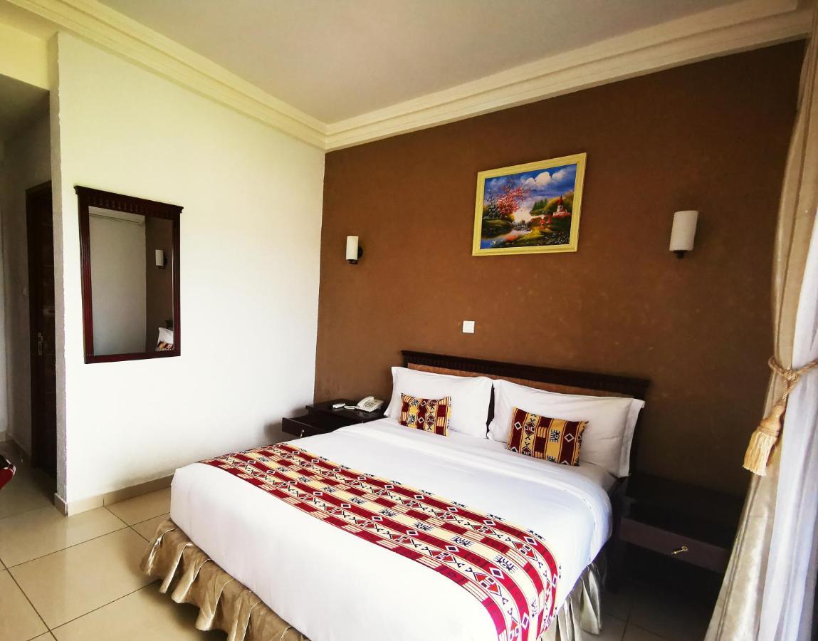 Hotel Hibiscus Louis Libreville Exterior foto